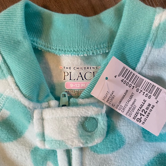 Childrens place pyjamas - Picture 2 of 2